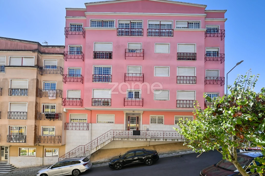 Apartamento T2 para Arrendamento em Rio de Mouro Foto 21