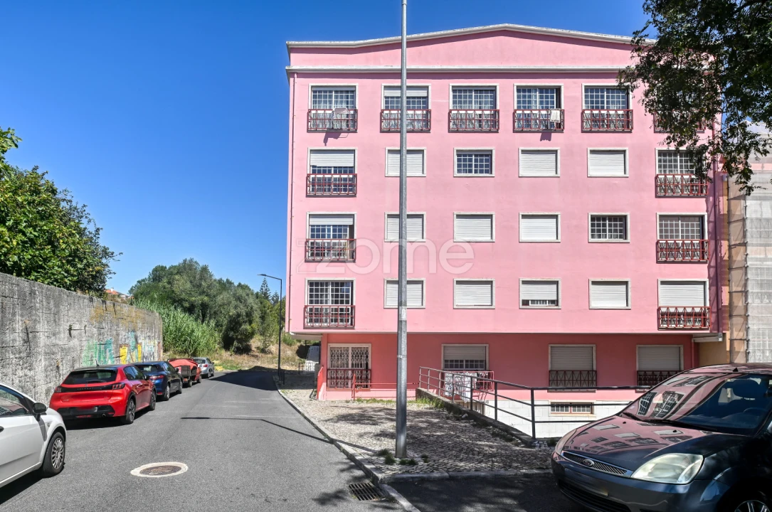 Apartamento T2 para Arrendamento em Rio de Mouro Foto 22