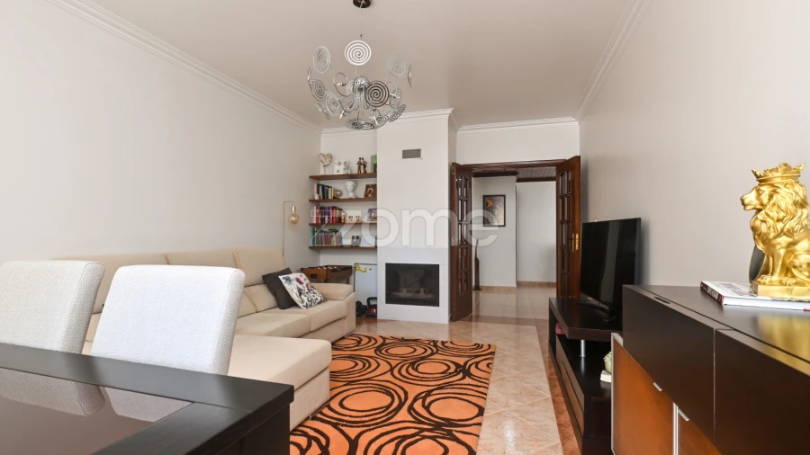 Apartamento T2 para Arrendamento em Rio de Mouro