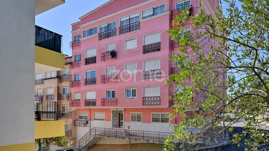 Apartamento T2 para Arrendamento em Rio de Mouro