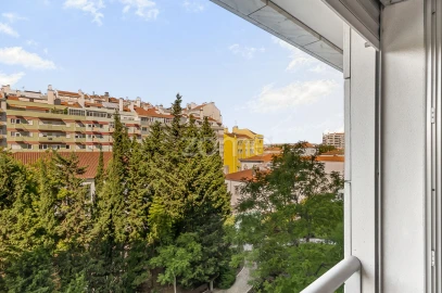 Apartamento T3 para Arrendamento em Lumiar