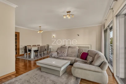 Apartamento T3 para Arrendamento em Lumiar