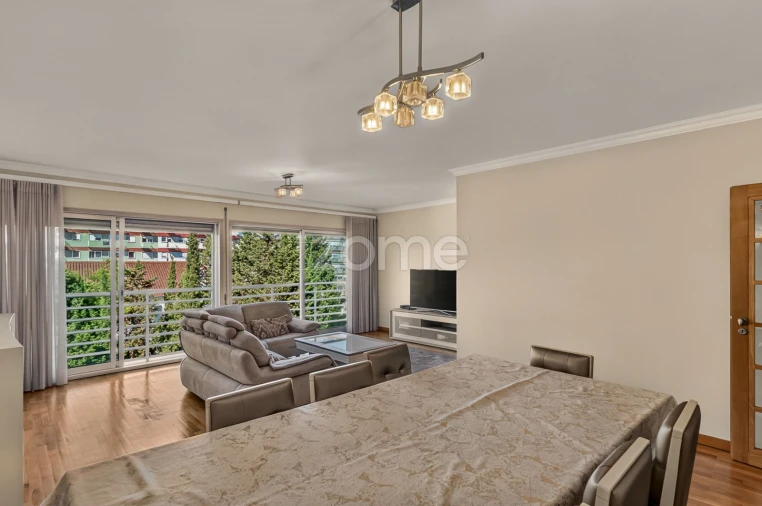 Apartamento T3 para Arrendamento em Lumiar Foto 3