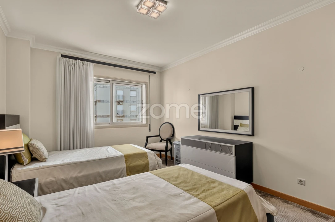 Apartamento T3 para Arrendamento em Lumiar Foto 13