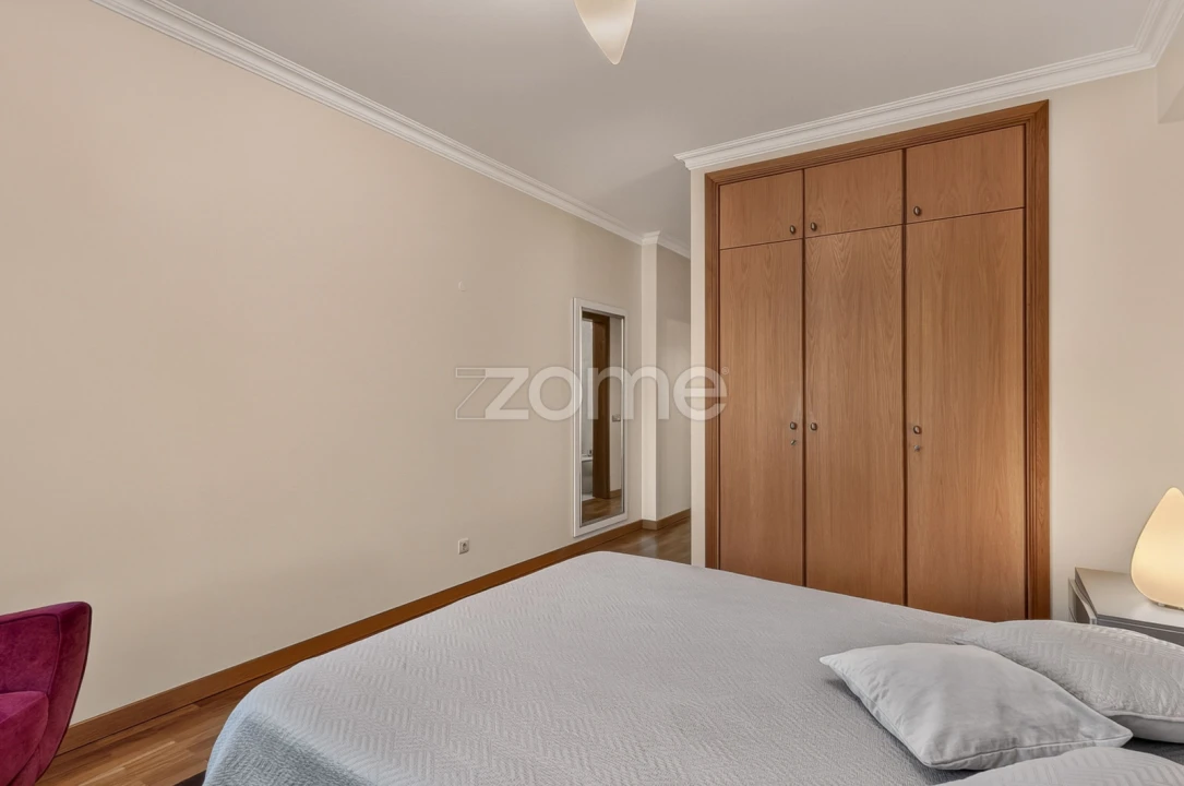 Apartamento T3 para Arrendamento em Lumiar Foto 24