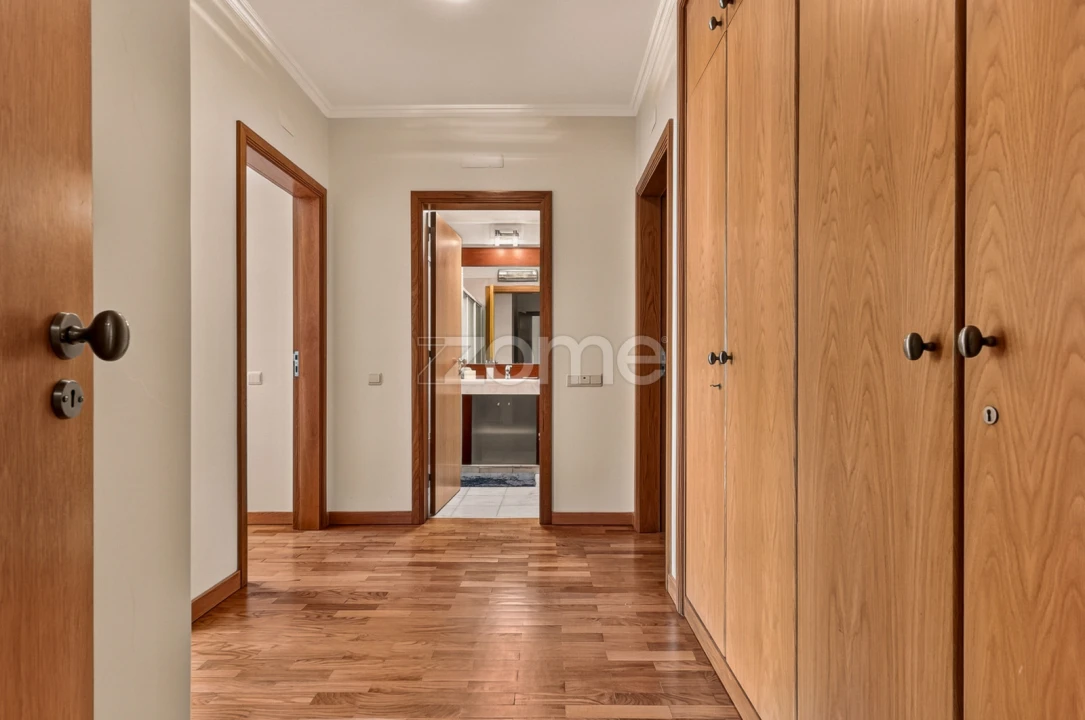 Apartamento T3 para Arrendamento em Lumiar Foto 12