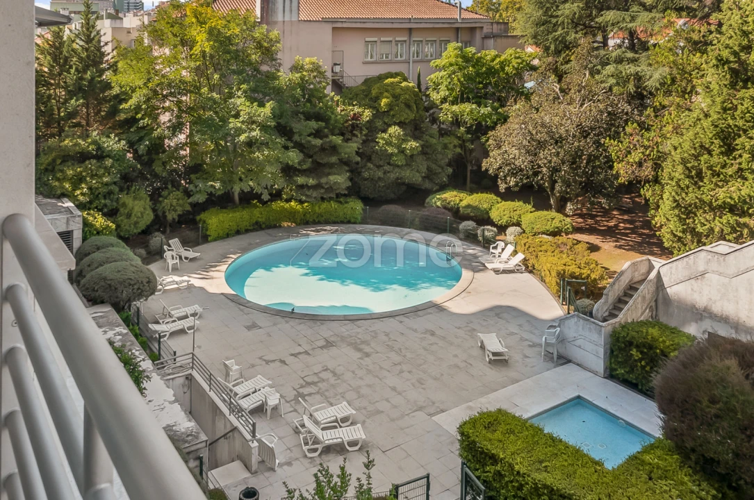 Apartamento T3 para Arrendamento em Lumiar Foto 28