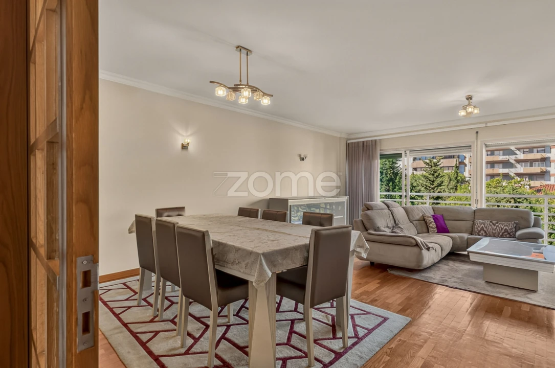 Apartamento T3 para Arrendamento em Lumiar Foto 2