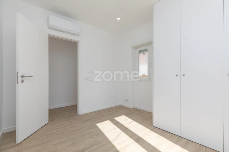 Apartamento T3 para Venda em São Martinho do Bispo e Ribeira de Frades Foto 3