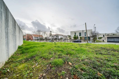 Terreno para Venda em Arcozelo
