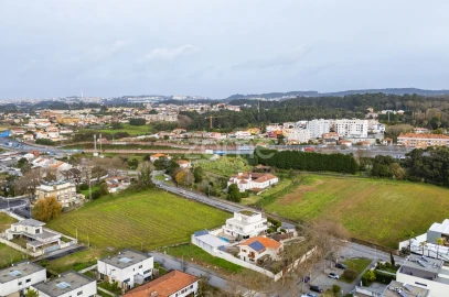 Terreno para Venda em Arcozelo
