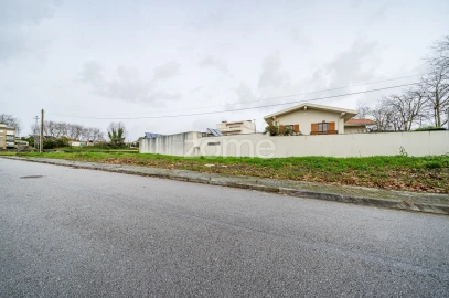Terreno para Venda em Arcozelo