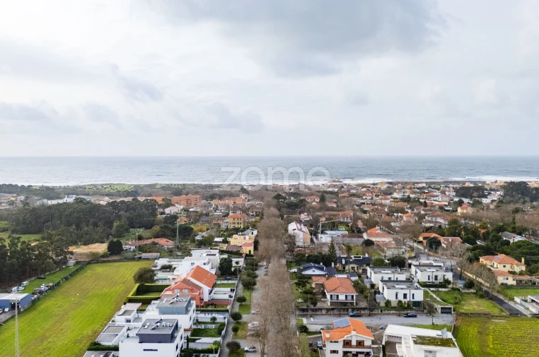 Terreno para Venda em Arcozelo Foto 26