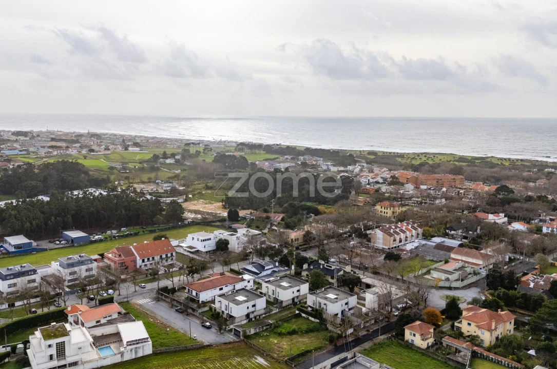 Terreno para Venda em Arcozelo Foto 8