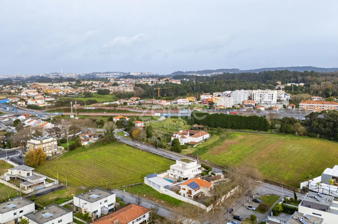 Terreno para Venda em Arcozelo Foto 9