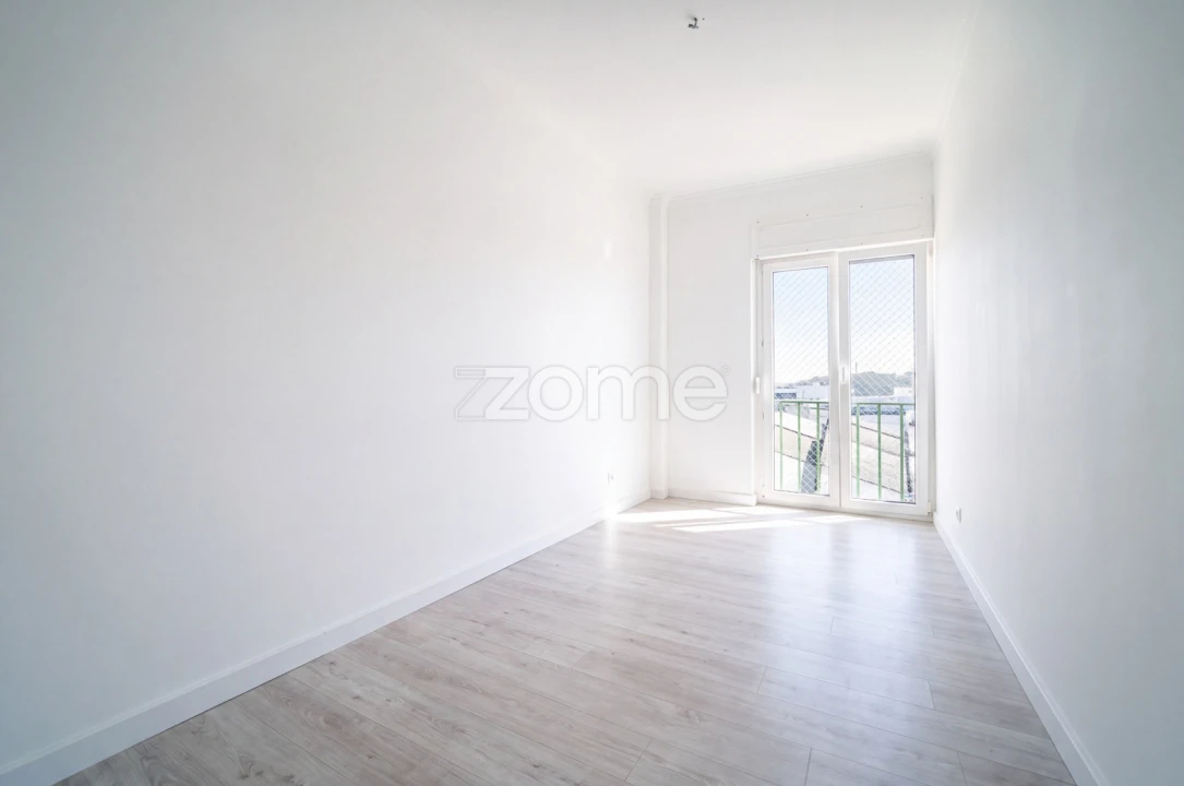 Apartamento T3 para Venda em Alfragide Foto 20