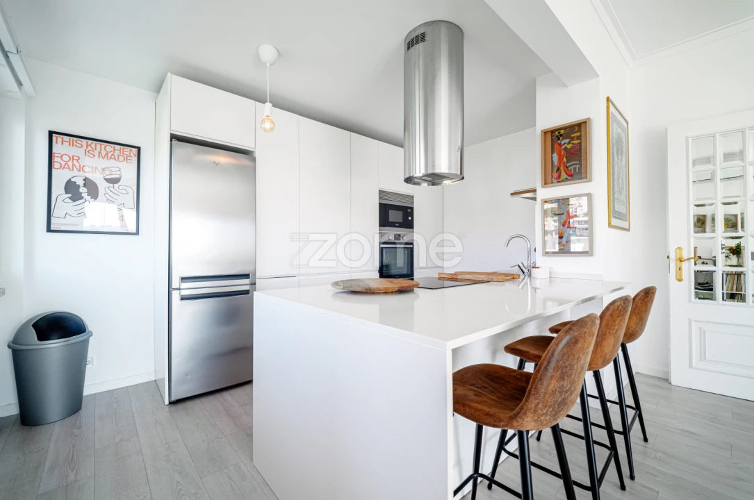 Apartamento T3 para Venda em Alfragide Foto 5
