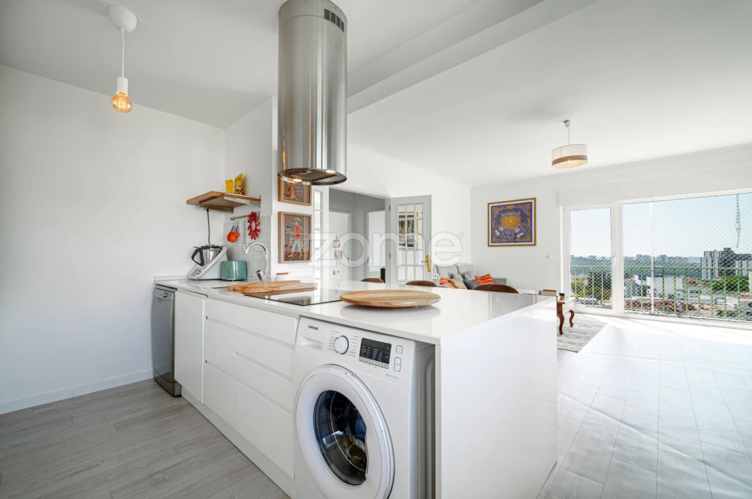 Apartamento T3 para Venda em Alfragide Foto 7