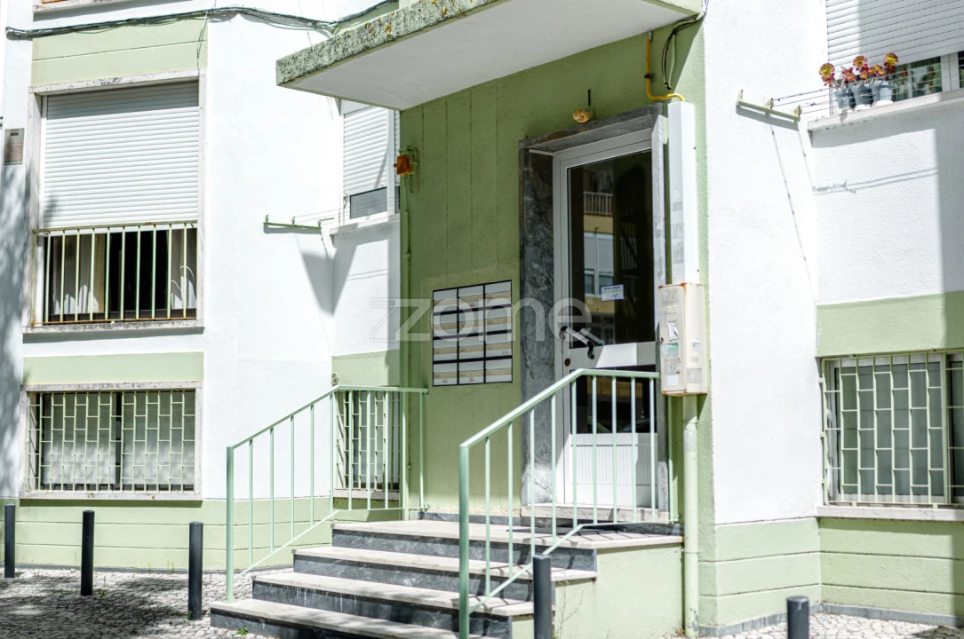 Apartamento T3 para Venda em Alfragide Foto 24