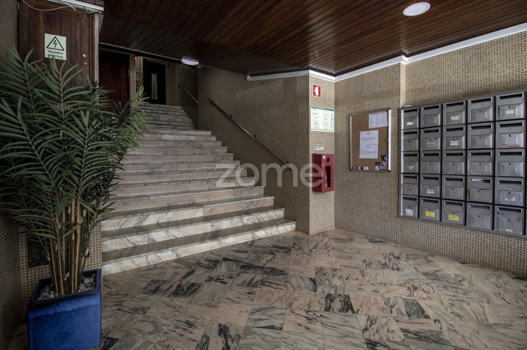 Apartamento T2 para Venda em Braga (Maximinos, Sé e Cividade) Foto 3