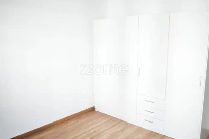 Apartamento T2 para Arrendamento em Lumiar