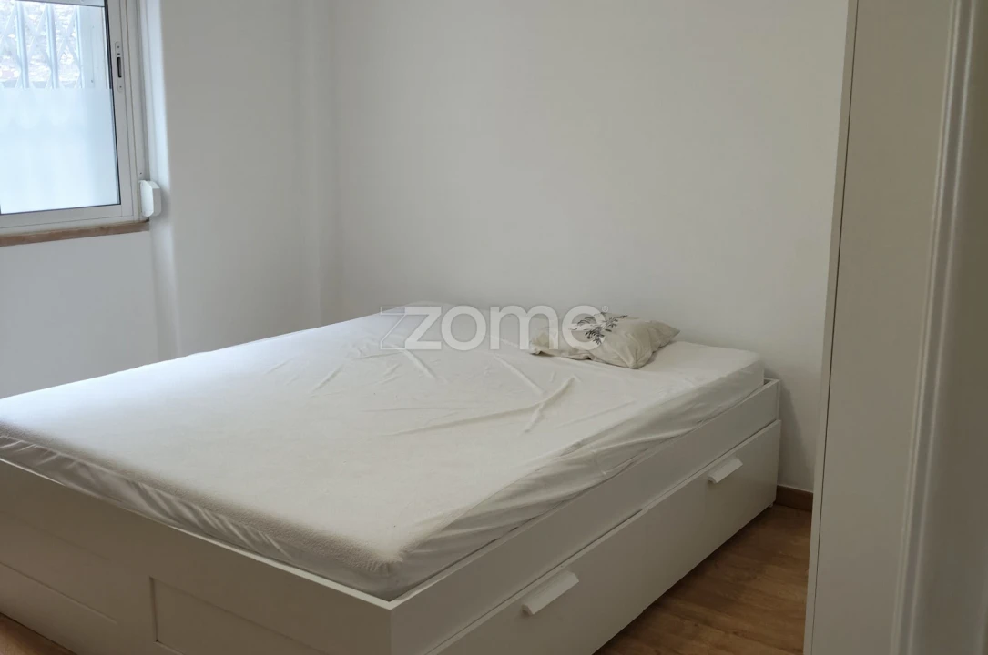 Apartamento T2 para Arrendamento em Lumiar Foto 5