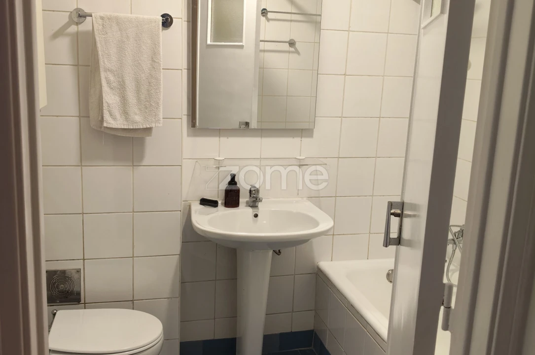 Apartamento T2 para Arrendamento em Lumiar Foto 8
