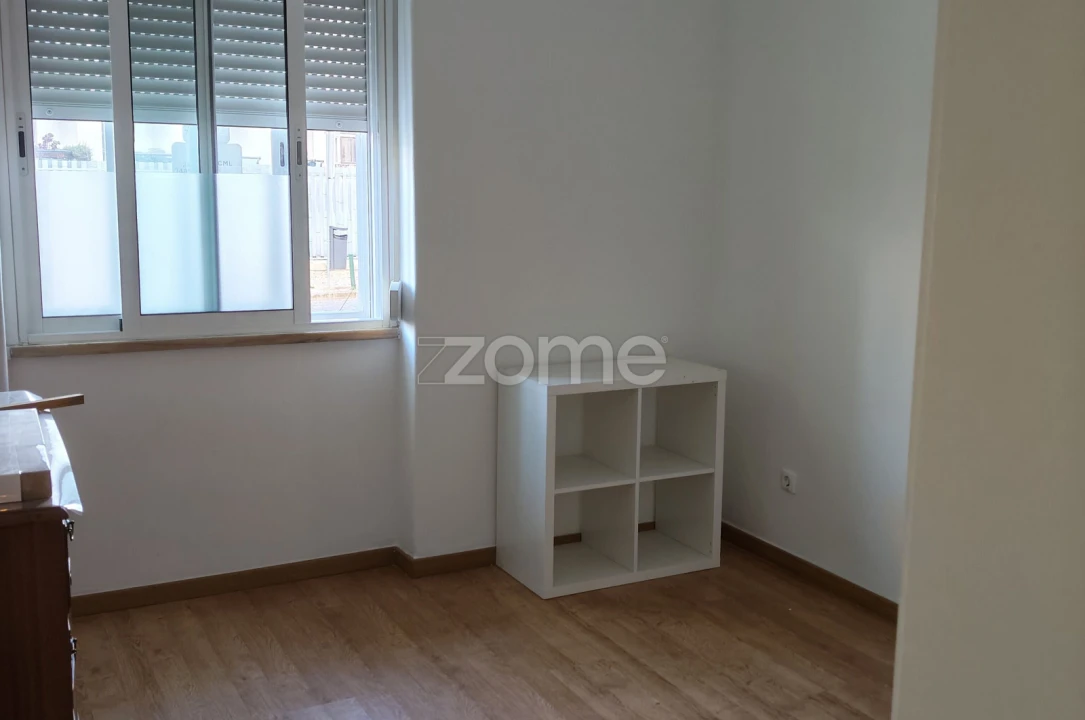 Apartamento T2 para Arrendamento em Lumiar Foto 6
