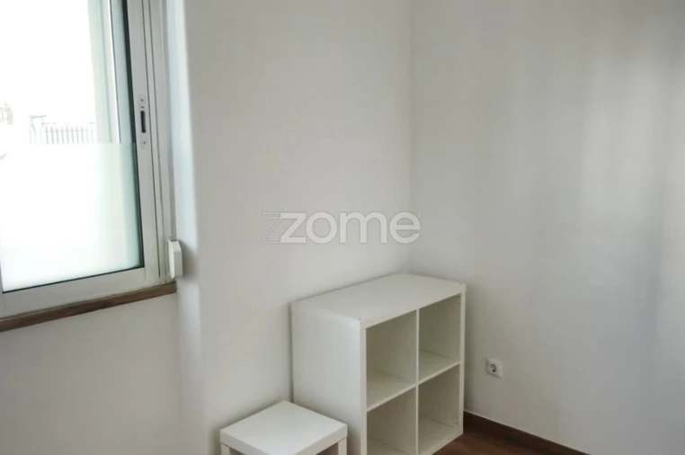 Apartamento T2 para Arrendamento em Lumiar Foto 7