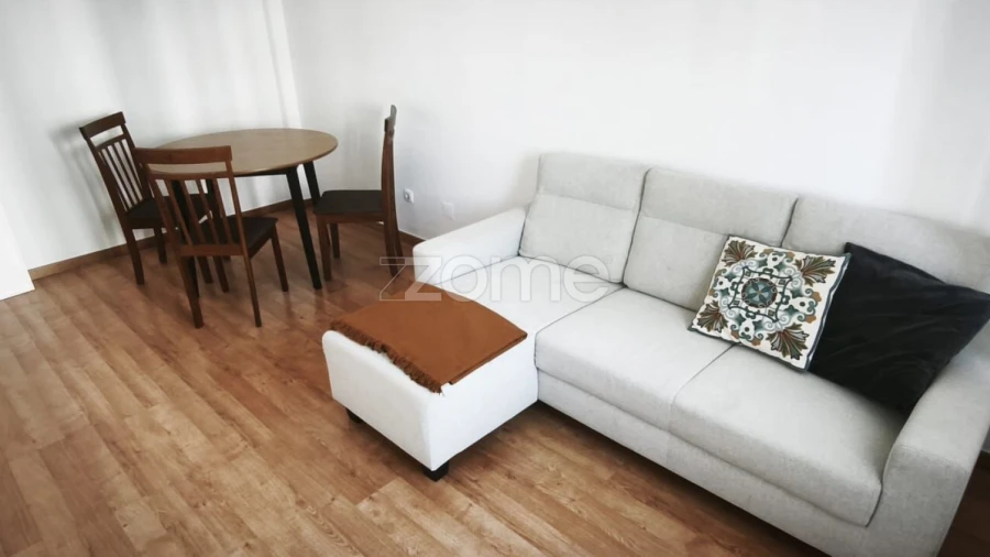 Apartamento T2 para Arrendamento em Lumiar