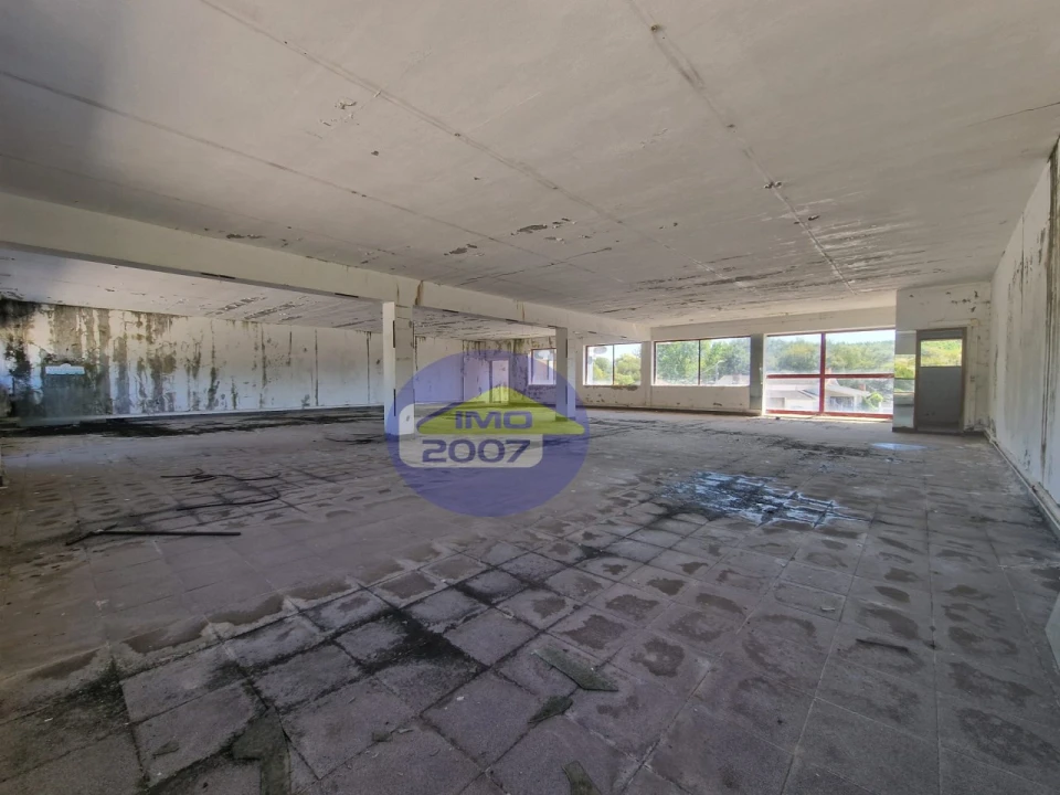 Armazém para Venda em Fiães Foto 2