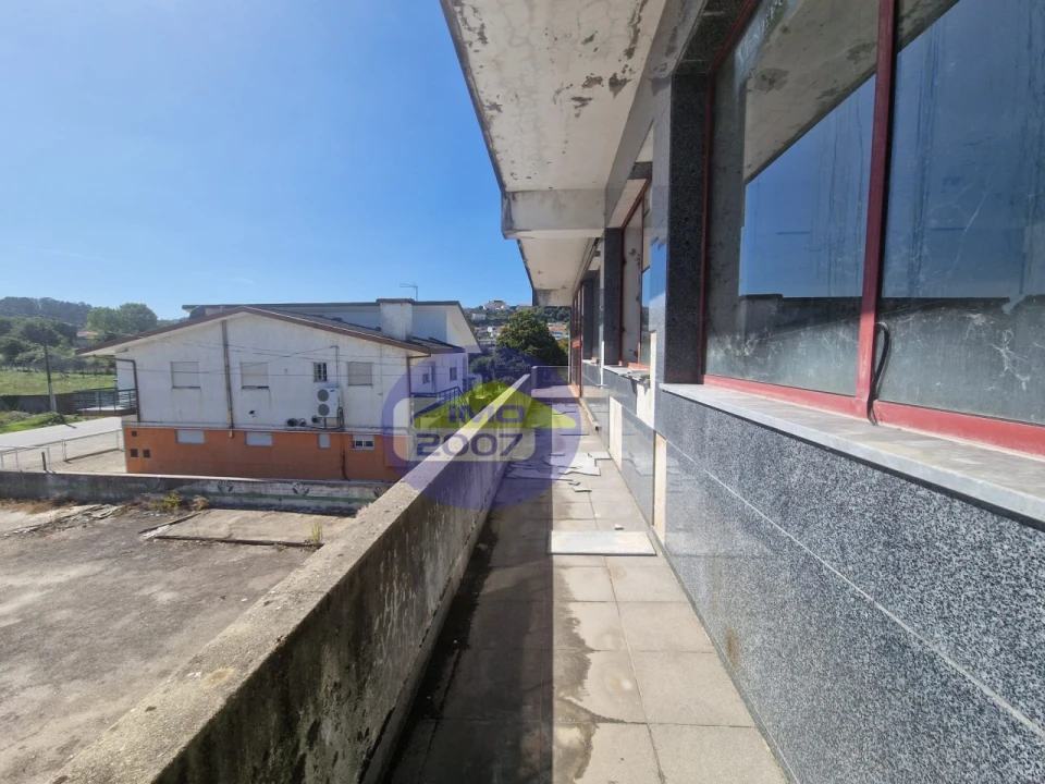 Armazém para Venda em Fiães Foto 4