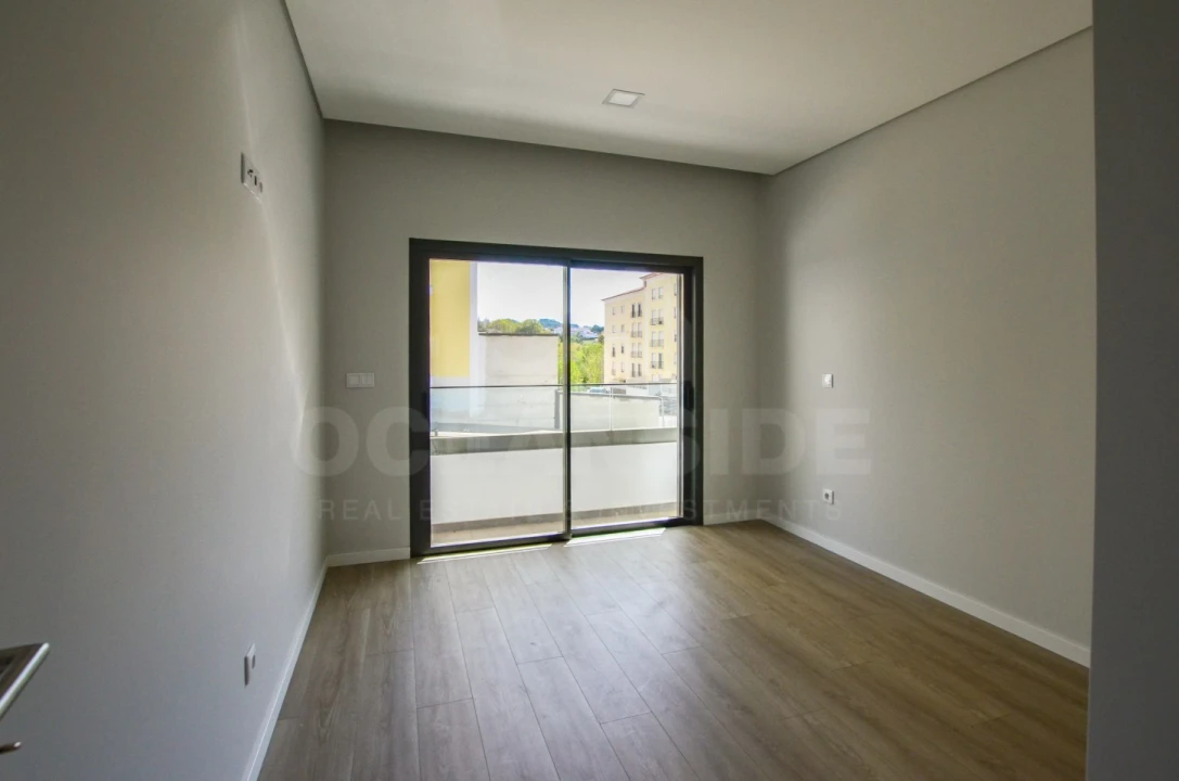 Apartamento T2 para Arrendamento em Mafra Foto 17