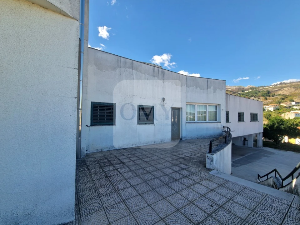 Moradia T5 para Venda em Lordelo Foto 6