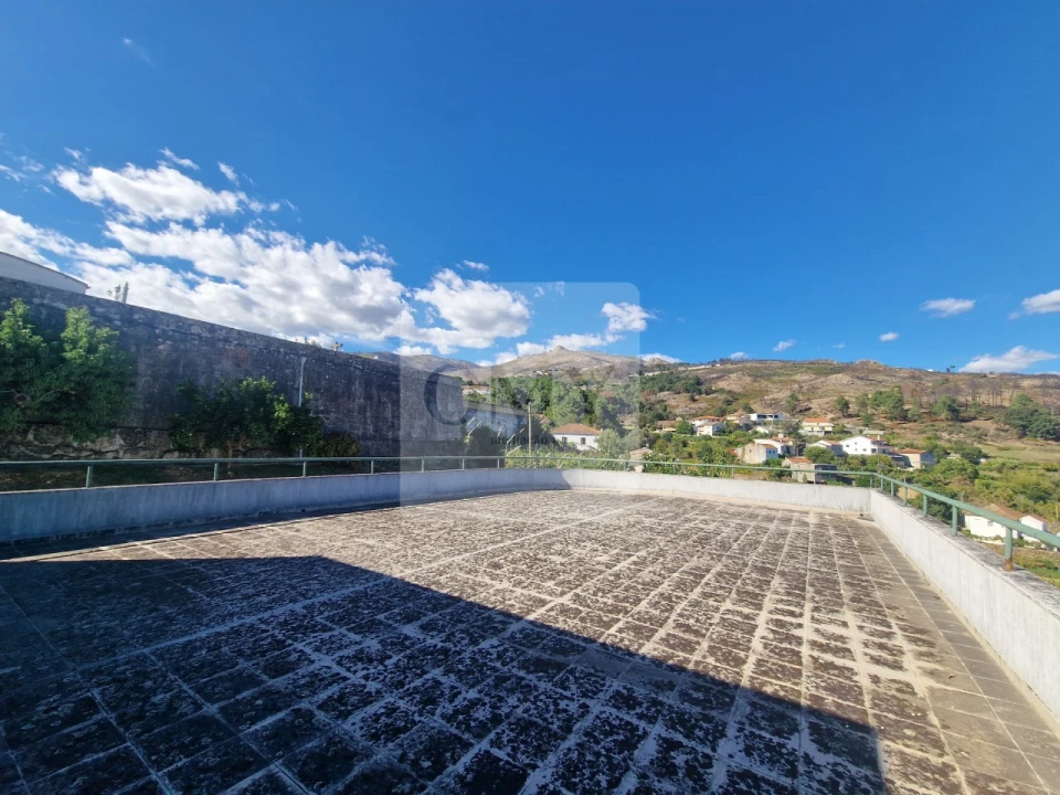 Moradia T5 para Venda em Lordelo Foto 4