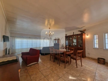 Moradia T5 para Venda em Lordelo