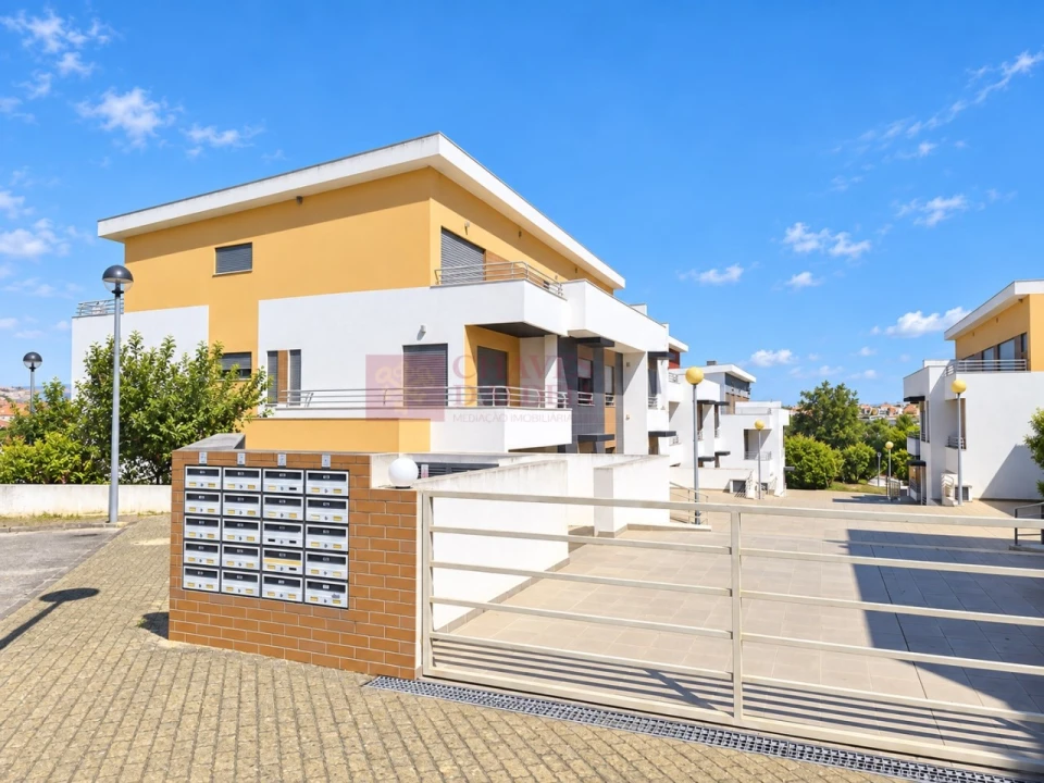 Apartamento T3 para Venda em São Pedro da Cadeira Foto 3