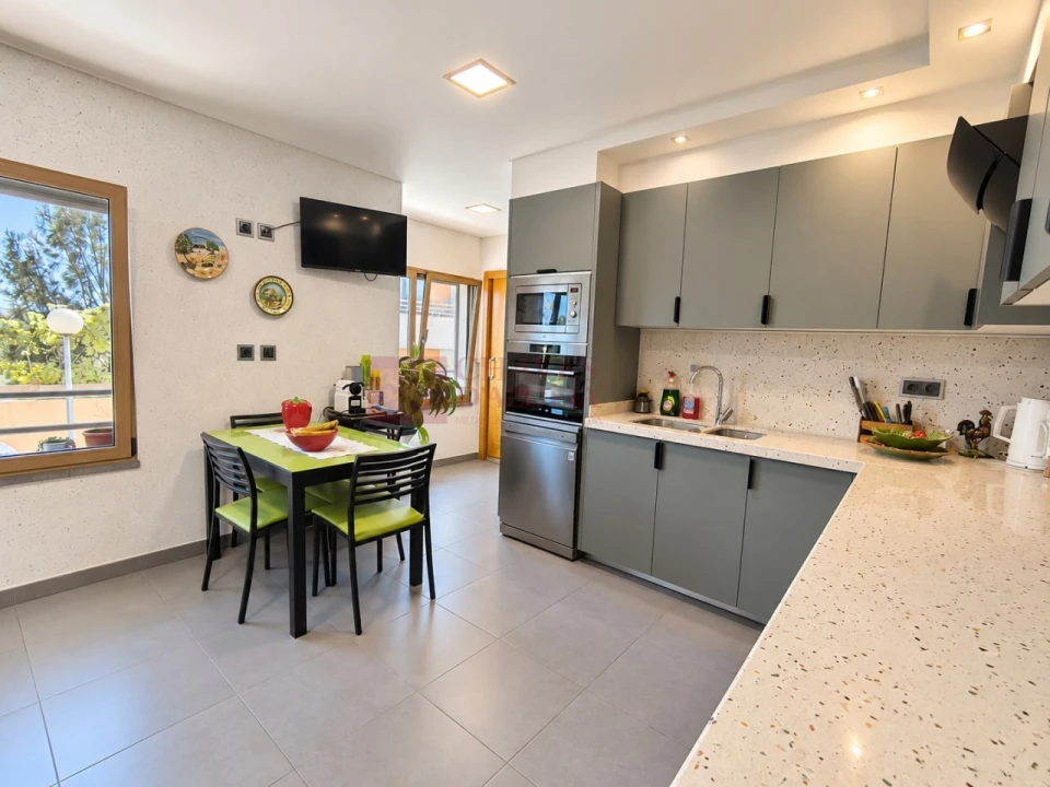 Apartamento T3 para Venda em São Pedro da Cadeira Foto 5