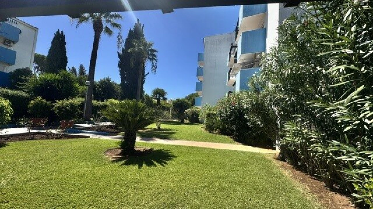 Apartamento T1 para Venda em Quarteira Foto 2