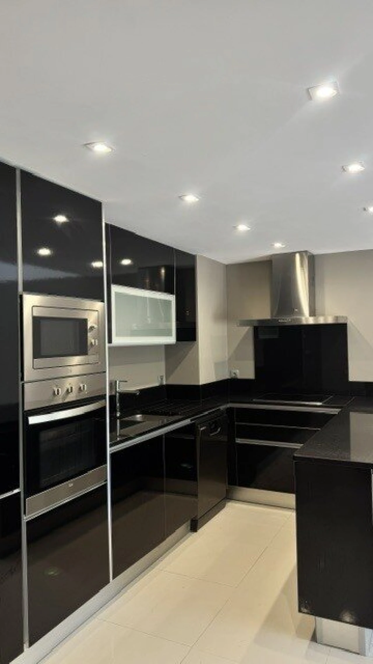 Apartamento T1 para Venda em Quarteira Foto 7