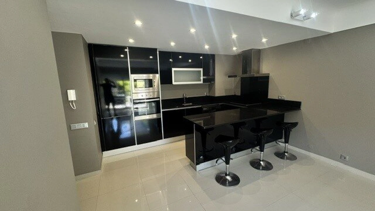 Apartamento T1 para Venda em Quarteira Foto 8