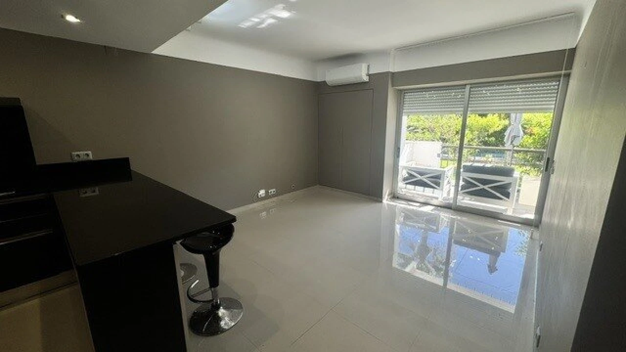 Apartamento T1 para Venda em Quarteira Foto 10
