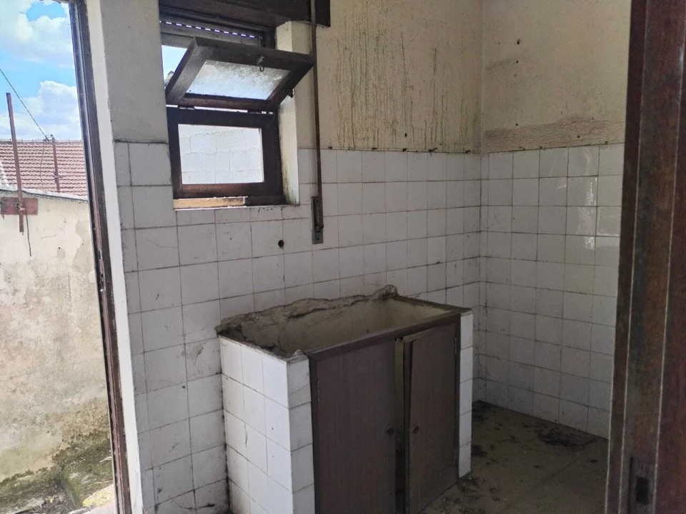 Moradia T0 para Venda em Coronado (São Romão e São Mamede) Foto 8