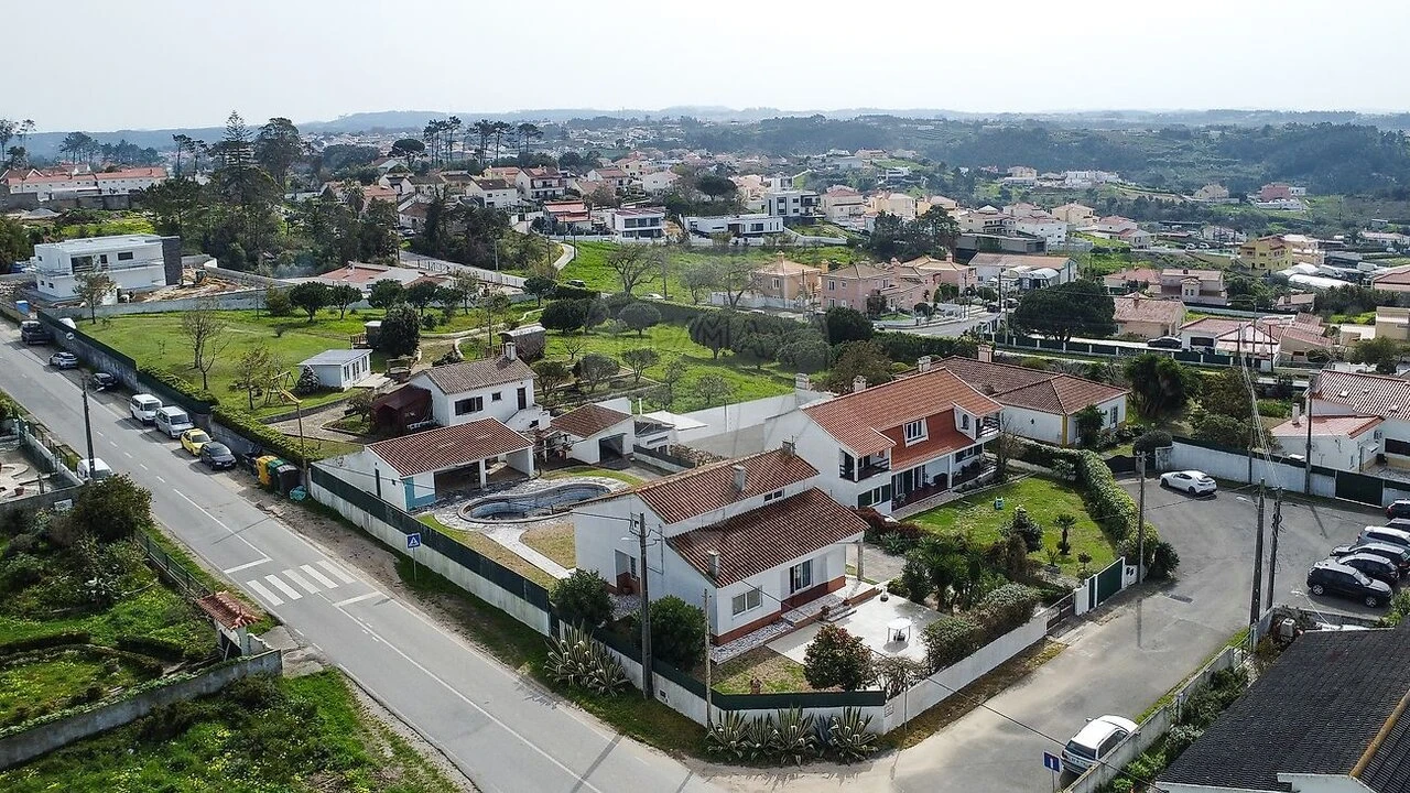 Moradia T4 para Venda em Ericeira Foto 2