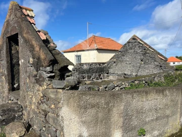 Moradia T3 para Venda em Ponta do Pargo
