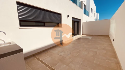 Moradia T3 para Venda em Moncarapacho e Fuseta