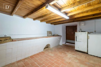 Moradia T5 para Venda em São Barnabe