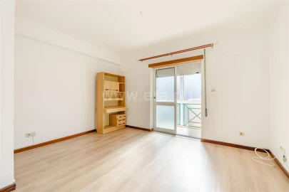 Apartamento T4 para Venda em Fundão, Valverde, Donas, A. Joanes, A. Nova Cabo