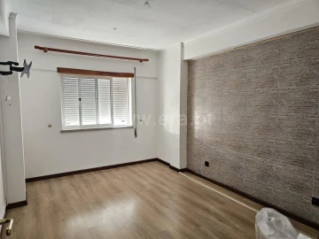 Apartamento T4 para Venda em Fundão, Valverde, Donas, A. Joanes, A. Nova Cabo