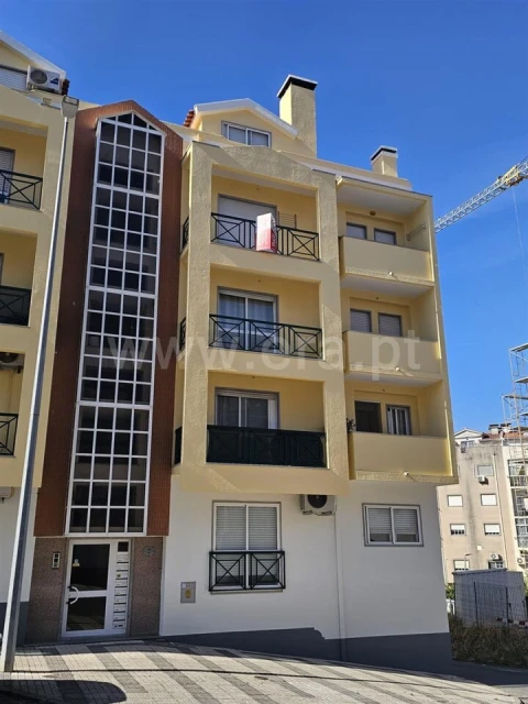 Apartamento T4 para Venda em Fundão, Valverde, Donas, A. Joanes, A. Nova Cabo